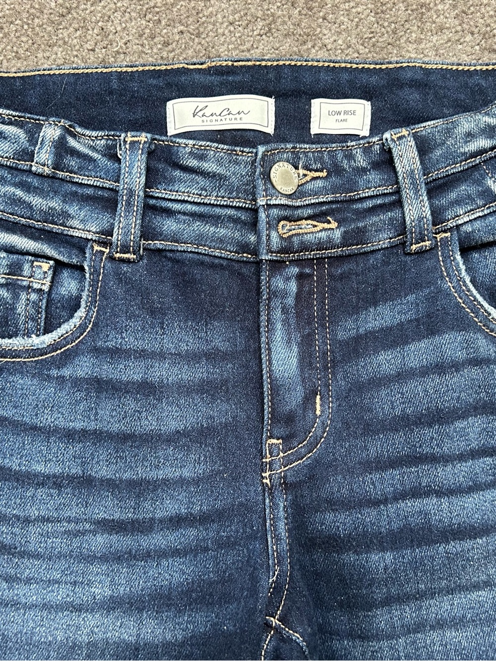 KanCan NWOT Signature Low Rise Flare Jeans - Picture 2 of 4